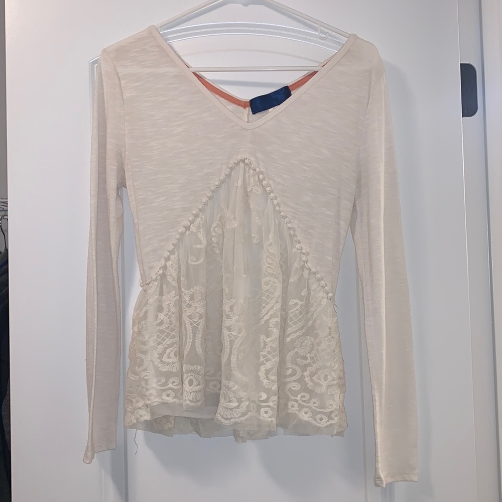 Women’s Longsleeve Top in Cream from Francesca’s Size Small